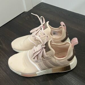 ADIDAS NMD R1 women’s 8